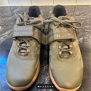 Reebok size 10 coal / army green